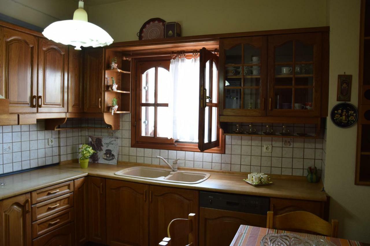 Apartament Lena'S & Zoe'S Néa Péramos Zewnętrze zdjęcie
